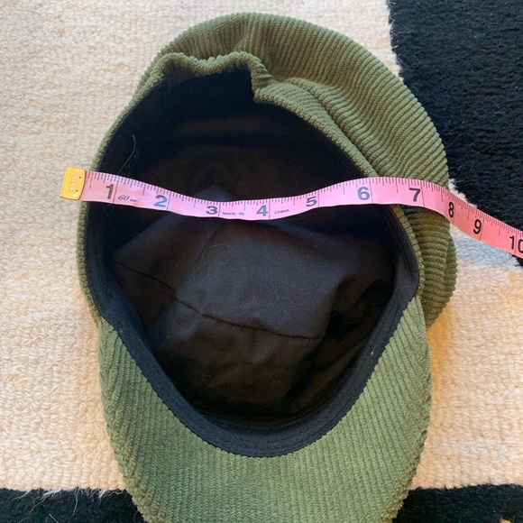 NWOT Wyeth Fiddler Cap. OS. Green Corduroy. - Picture 5 of 8